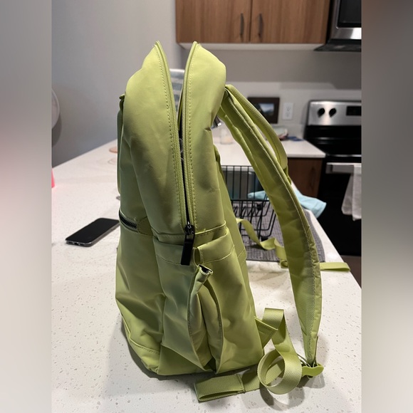 Open Story Backpack - Picture 2 of 5